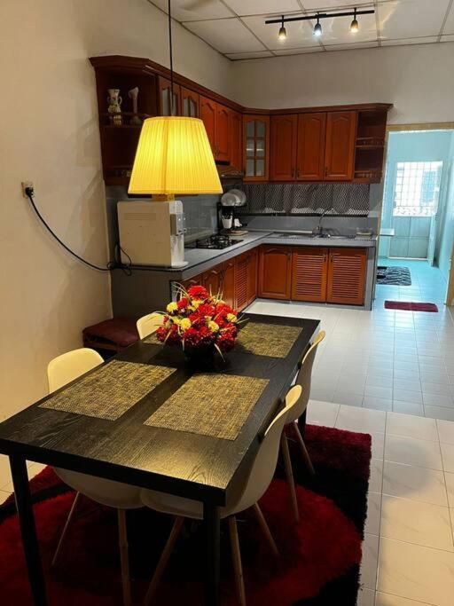 Manjung Modern + Cozy Terrace Home Lumut Exterior photo