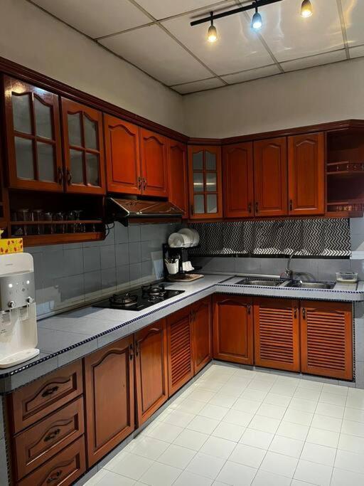 Manjung Modern + Cozy Terrace Home Lumut Exterior photo