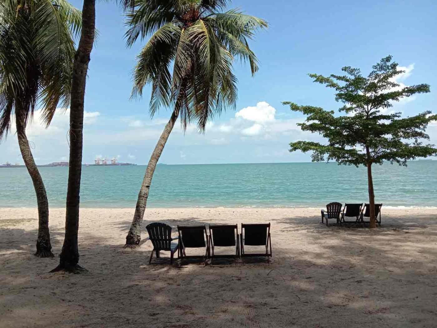 Manjung Modern + Cozy Terrace Home Lumut Exterior photo